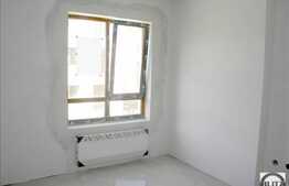 3 camere, semifinisat, 100 mp utili, 3 balcoane + 2 garaje, zona linistita!