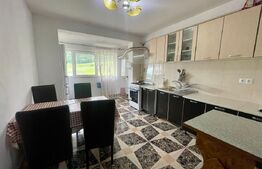 Aparament cu 3 camere, 85 mp, parcare, zona Florilor