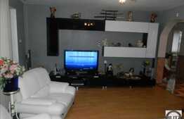 Apartament lux 3 camere, decomandat, imobil nou, balcon, parcare, zona Oncos!