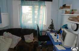 3 camere, 65 mp, 2 balcoane, decomandat, zona strazii Aurel Vlaicu