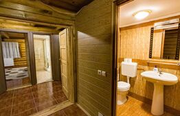 Investiție Sigură În Moieciu: Pensiune Modernă cu Sistem Hotelier Integrat