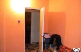 De vanzare apartament decomandat cu 3 camere