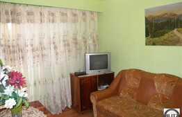 De vanzare apartament decomandat cu 3 camere