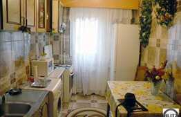 De vanzare apartament decomandat cu 3 camere