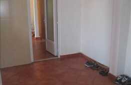 Vanzare apartament 3 camere, 68 mp, boxa subsol, parcare, zona strazii Tasnad