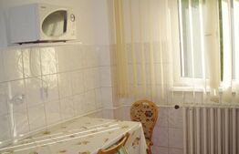Apartament, 3 camere, decomandat, 70 mp, garaj, zona strazii Tasnad