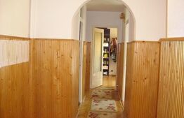 Apartament, 3 camere, decomandat, 70 mp, garaj, zona strazii Tasnad