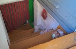 Casa zonaFlorilor,3camere,2bai,2bucatarii,pivnita,garaj,parcare,panouri electric