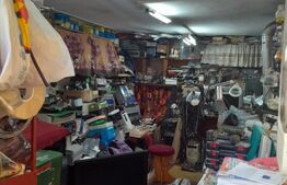 Casa zonaFlorilor,3camere,2bai,2bucatarii,pivnita,garaj,parcare,panouri electric