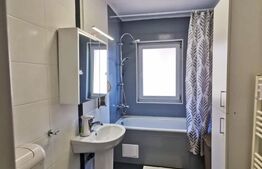 Apartament 3 camere, 53mp, intermediar, parcare, zona Terra