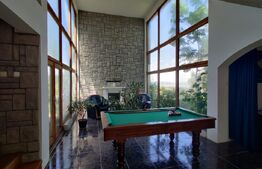 Casa unica 300 mp utili, teren 2325 mp, zona sat Gheorghieni intimitate totala