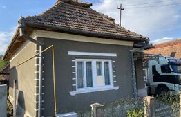 Casa de vacanta,, 830 mp teren, zona sat Dumbrava