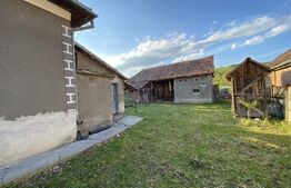 Casa de vacanta,, 830 mp teren, zona sat Dumbrava