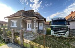 Casa de vacanta,, 830 mp teren, zona sat Dumbrava