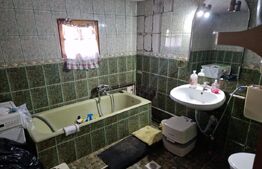 Casa structura lemn, teren 1800mp , zona Bod