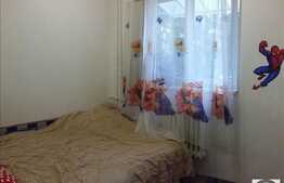 De vanzare apartament 3 camere, 38 mp, bucataria mobilata, zona Diana