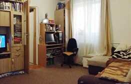 De vanzare apartament 3 camere, 38 mp, bucataria mobilata, zona Diana