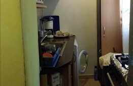 De vanzare apartament 3 camere, 38 mp, bucataria mobilata, zona Diana