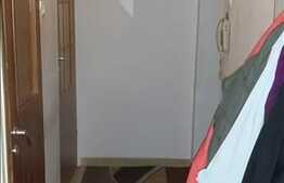 De vanzare apartament 3 camere, 38 mp, bucataria mobilata, zona Diana