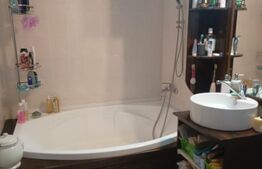 Apartament 3 camere cu gradina, 76mp, 2 bai, parcare, zona Subcetate