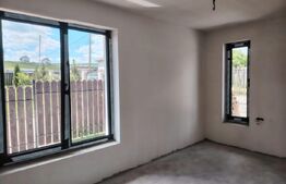 Casa Deosebita, 4 camere, semifinisat, Coruşu !