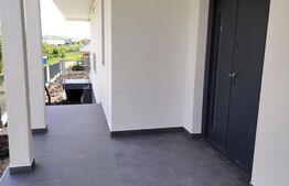 Casa Deosebita, 4 camere, semifinisat, Coruşu !