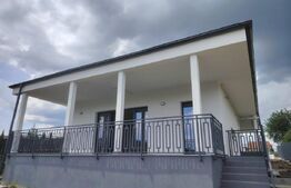 Casa Deosebita, 4 camere, semifinisat, Coruşu !