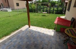 Casă individuală de 95mp pe un singur nivel cu 500mp teren și panouri în Jucu