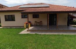 Casă individuală de 95mp pe un singur nivel cu 500mp teren și panouri în Jucu