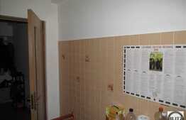 De vanzare 2 camere, 51 mp, balcon, decomandat, zona Florilor! Cu parcare!