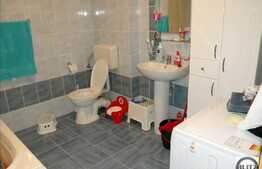 Vanzare apartament 2 camere, 64 mp finisat, mobilat modern, la 10 minute de Gara