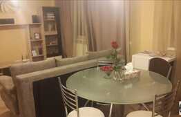 De vanzare apartament cu 3 camere, 63 mp, parcare, zona Edgar Quinet