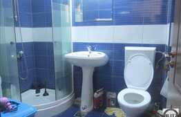 De vanzare 2 camere, 40 mp utili, zona strazii Florilor! Etaj intermediar!