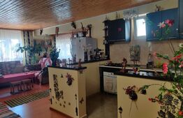 Apartament spatios in vila situat in Codlea