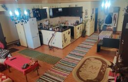 Apartament spatios in vila situat in Codlea