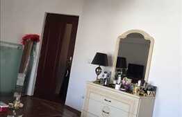 1 camera, 41 mp, A.C., boxa, zona strazii Rasaritului