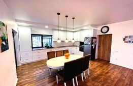 Casa individuala, 250mp, cu teren 640 mp, garaj, zona Planoarelor, Dezmir