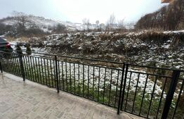 Apartament 3 camere, modern, 61mp, parcare, gradina, zona Teilor