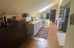 Apartament de 3 camere, parcare, zona Tauti