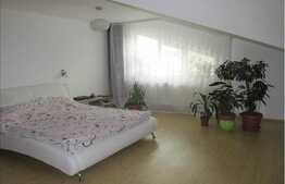Mansarda 3 camere, mobilat modern, parcare, zona strazii Eroilor!