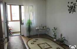 Apartament 3 camere, 50 mp utili, balcon inchis, zona strazii Sesul de Sus!