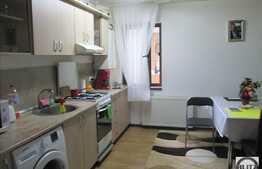 Apartament 3 camere, 50 mp utili, balcon inchis, zona strazii Sesul de Sus!