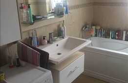 Vanzare apartament 3 camere, 80 mp, etaj intermediar, zona Oncos