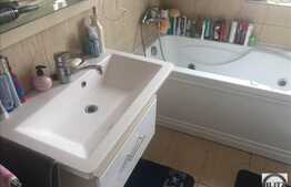 Vanzare apartament 3 camere, 80 mp, etaj intermediar, garaj, zona Oncos