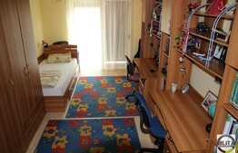 De vanzare apartament 3 camere, 90 mp, garaj, zona strazii Septimiu Albini