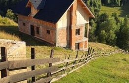 Oportunitate! Casa de 212 mp, D+P+M, 2.400 mp teren intravilan, Magura