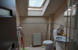 Apartament 4 camere, 80 mp, cu scara interioara, cu parcare