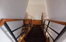 Apartament 4 camere, 80 mp, cu scara interioara, cu parcare