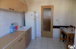 3 camere, 77 mp, decomandat, mobilat decent, zona strazii Nirajului!