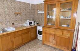 De vanzare apartament 2 camere, 80 mp, boxa subsol, zona strazii Horea